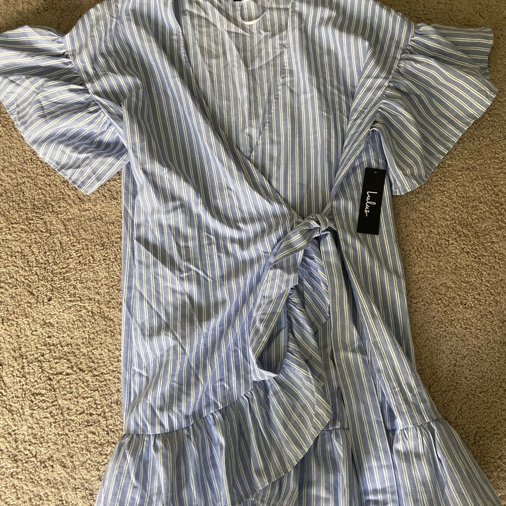 Lulus wrap dress NWOT